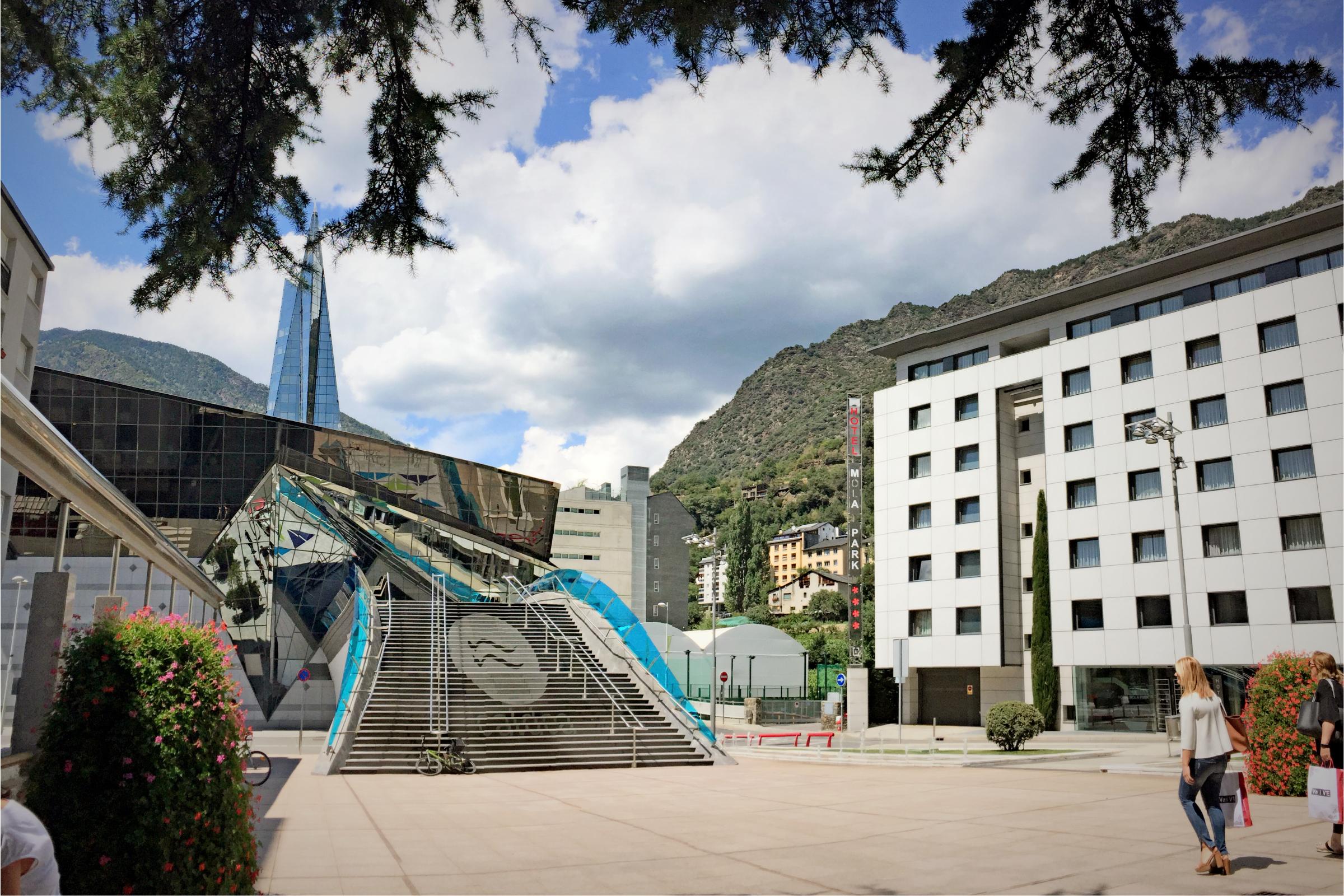 ホテル Yomo Mola Park Les Escaldes エクステリア 写真